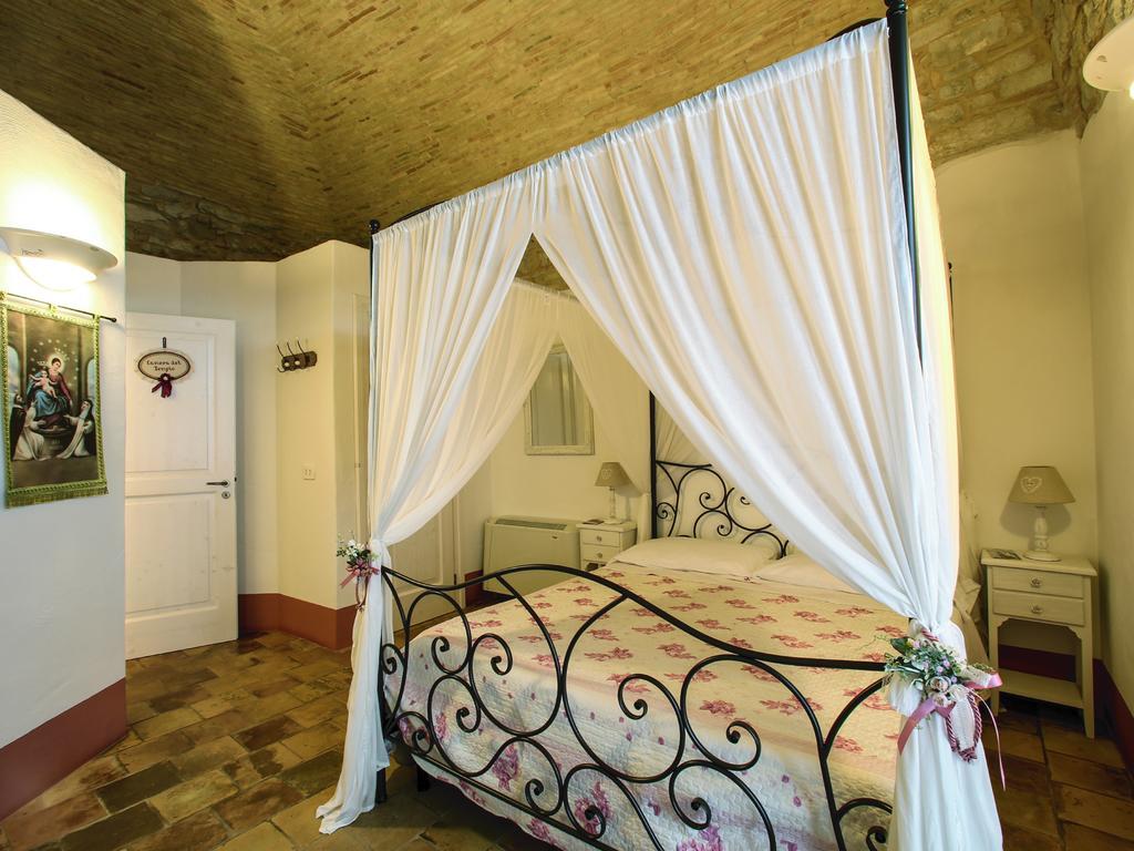 I Templari Di Alberona Otel Oda fotoğraf