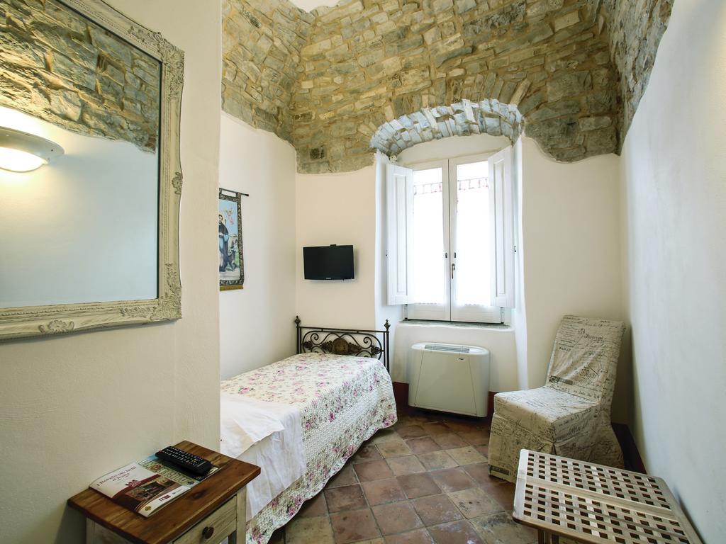 I Templari Di Alberona Otel Oda fotoğraf