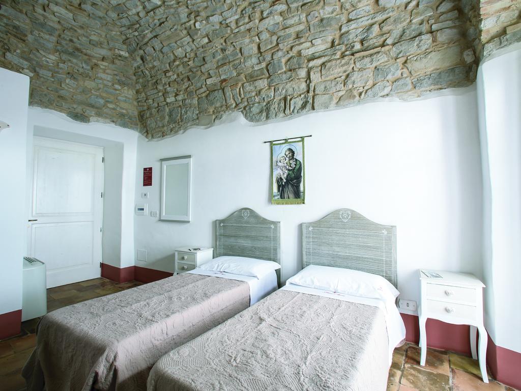 I Templari Di Alberona Otel Oda fotoğraf
