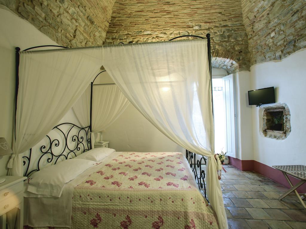 I Templari Di Alberona Otel Oda fotoğraf
