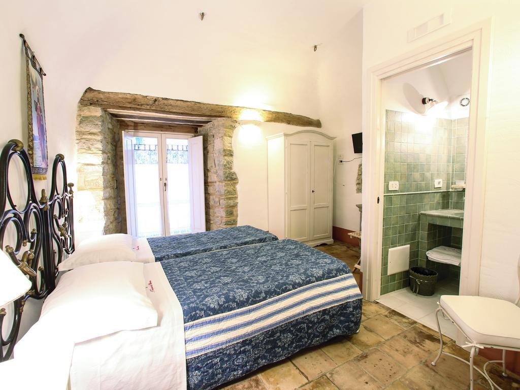I Templari Di Alberona Otel Oda fotoğraf